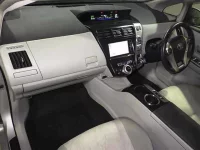 Toyota PRIUS ALPHA лот № 3072 оценка 3  с аукциона в Японии 4