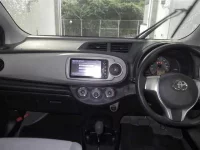 Toyota VITZ лот № 147 оценка 3  с аукциона в Японии 5