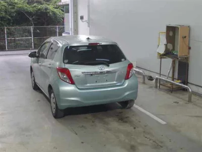 Toyota VITZ  с аукциона в Японии