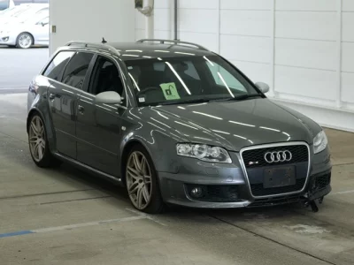 Audi RS4  с аукциона в Японии