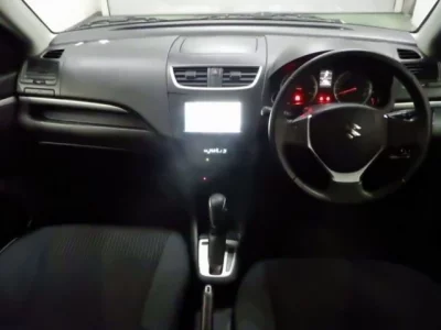 Suzuki SWIFT  с аукциона в Японии