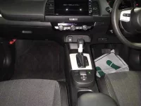 Honda FIT лот № 3076 оценка 4  с аукциона в Японии 4