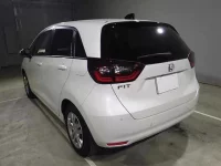 Honda FIT лот № 3076 оценка 4  с аукциона в Японии 3