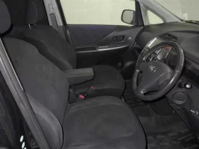 Toyota RACTIS  с аукциона в Японии