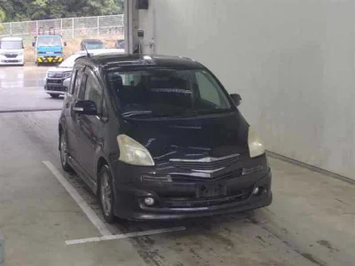 Toyota RACTIS  с аукциона в Японии