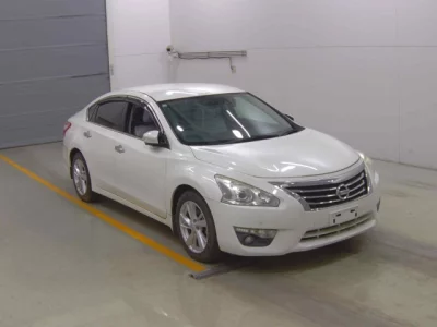 Nissan TEANA
