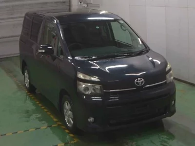 Toyota VOXY  с аукциона в Японии