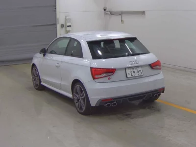 Audi S1