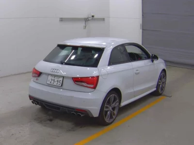 Audi S1