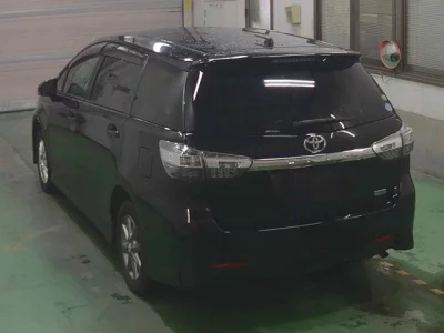 Toyota WISH  с аукциона в Японии