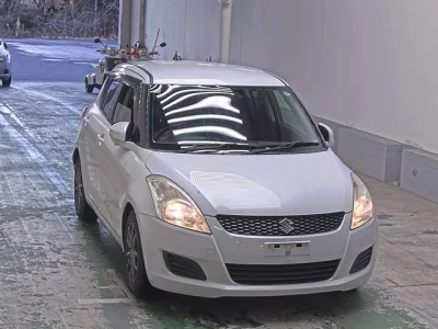 Suzuki SWIFT  с аукциона в Японии