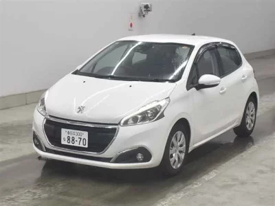 Peugeot 208  с аукциона в Японии