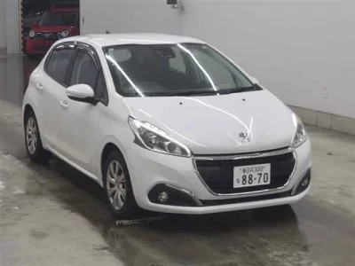 Peugeot 208  с аукциона в Японии