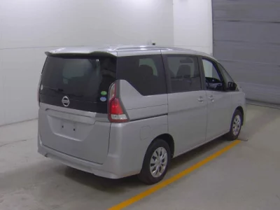 Nissan SERENA  с аукциона в Японии
