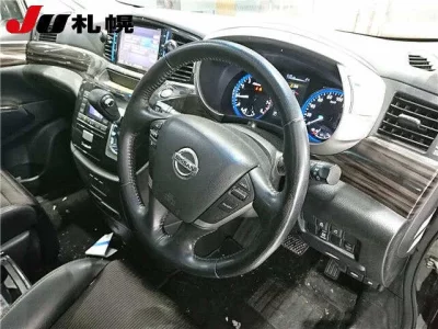 Nissan ELGRAND  с аукциона в Японии