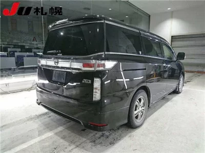 Nissan ELGRAND  с аукциона в Японии