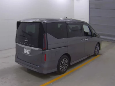 Nissan SERENA  с аукциона в Японии