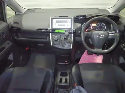 Toyota WISH  с аукциона в Японии