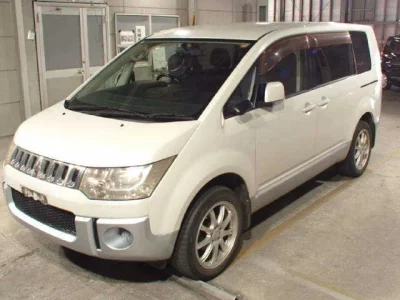 Mitsubishi DELICA D5  с аукциона в Японии