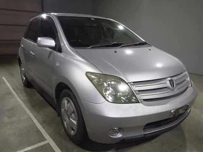 Toyota IST  с аукциона в Японии