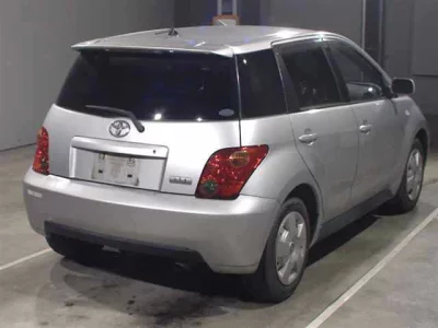 Toyota IST  с аукциона в Японии