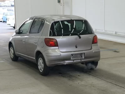 Toyota VITZ  с аукциона в Японии