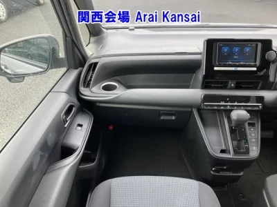 Toyota NOAH  с аукциона в Японии