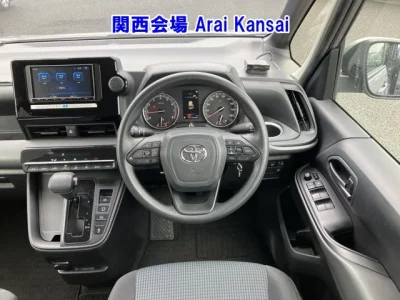 Toyota NOAH  с аукциона в Японии