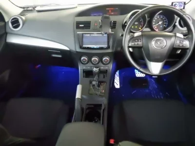 Mazda AXELA  с аукциона в Японии