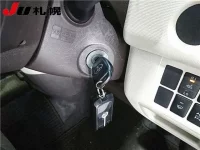 Toyota SPADE лот № 1074 оценка 4  с аукциона в Японии 3