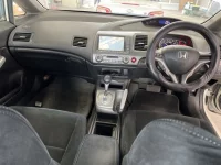 Honda CIVIC HYBRID лот № 2503 оценка RA  с аукциона в Японии 4