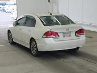 Honda CIVIC HYBRID лот № 2503 оценка RA  с аукциона в Японии 1