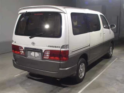 Toyota HIACE  с аукциона в Японии