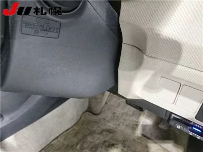 Toyota AURIS  с аукциона в Японии