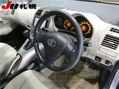 Toyota AURIS  с аукциона в Японии