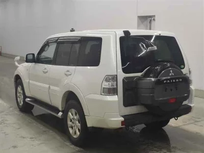 Mitsubishi PAJERO  с аукциона в Японии