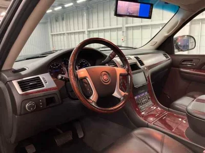 GM CADILLAC ESCALADE  с аукциона в Японии