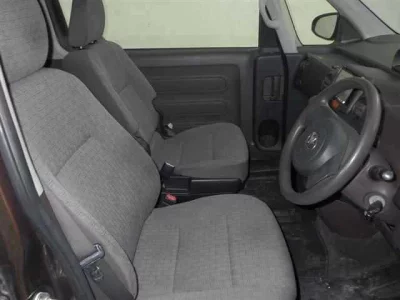 Toyota SPADE  с аукциона в Японии