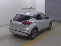 Nissan KICKS лот № 58 оценка 4  с аукциона в Японии 3