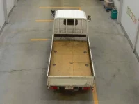 Toyota DYNA лот № 1210 оценка RA  с аукциона в Японии 2