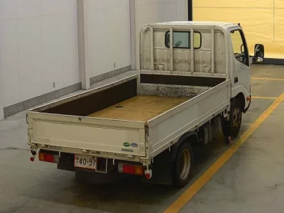 Toyota DYNA  с аукциона в Японии