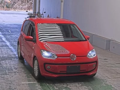 Volkswagen UP  с аукциона в Японии