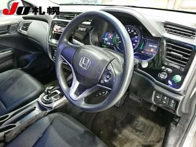 Honda GRACE  с аукциона в Японии