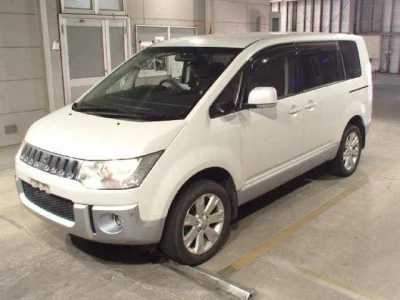 Mitsubishi DELICA D5