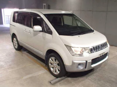 Mitsubishi DELICA D5