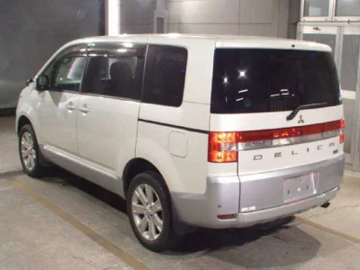 Mitsubishi DELICA D5