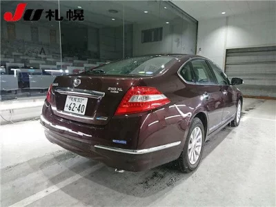 Nissan TEANA  с аукциона в Японии
