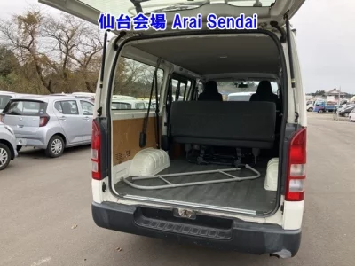 Toyota HIACE VAN