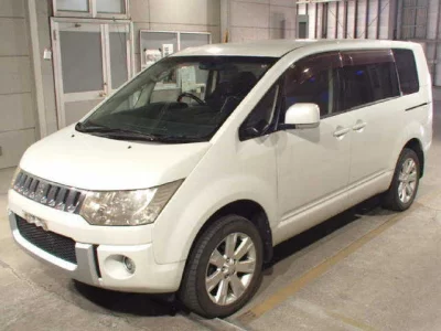 Mitsubishi DELICA D5