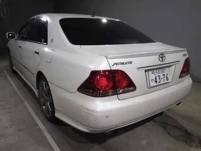 Toyota CROWN  с аукциона в Японии